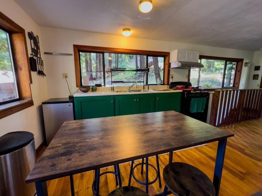 Little House In The Redwoods With A Hot Tub! Apartment Garberville Exterior photo